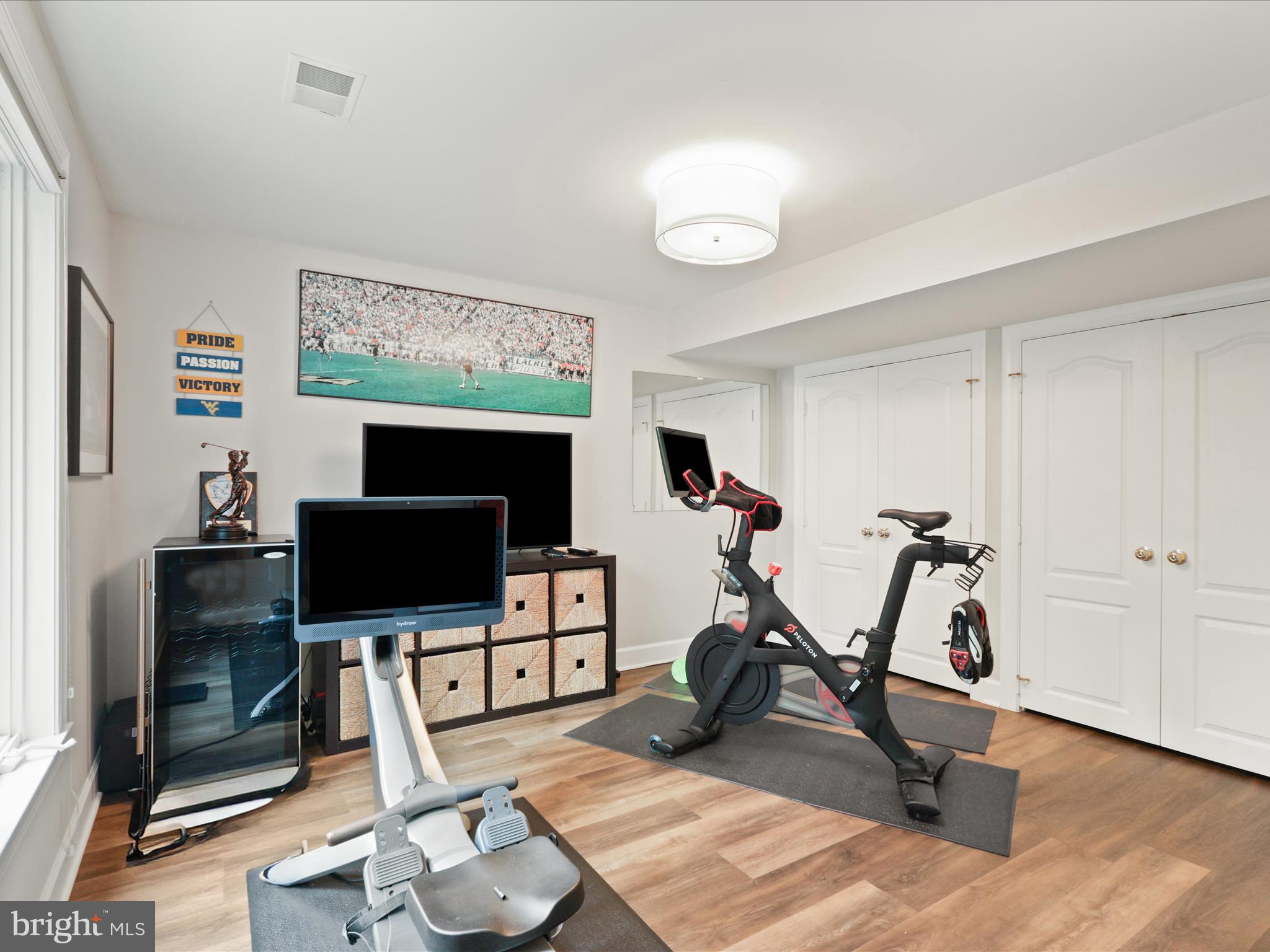 RESTON - Residential