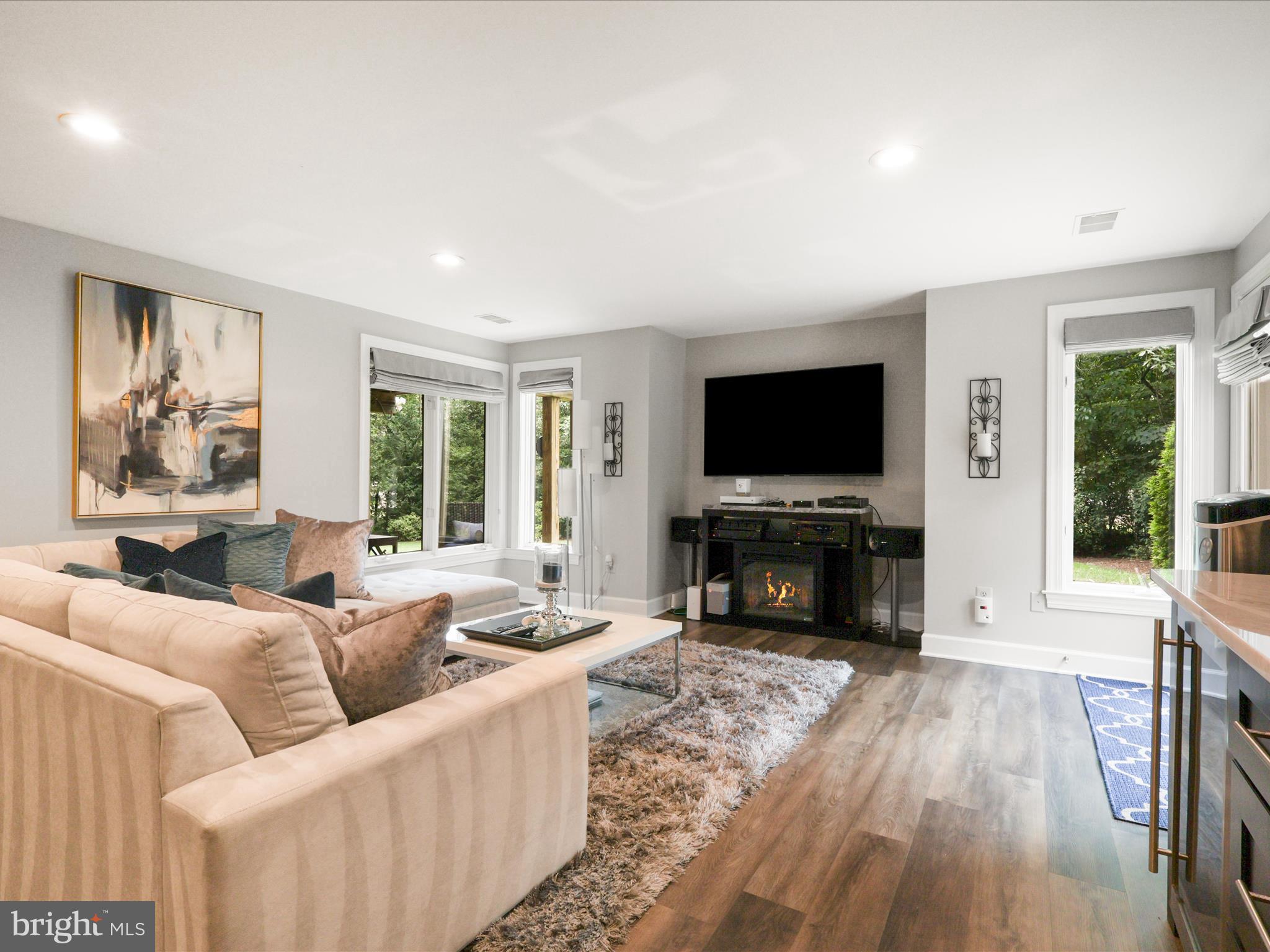 RESTON - Residential