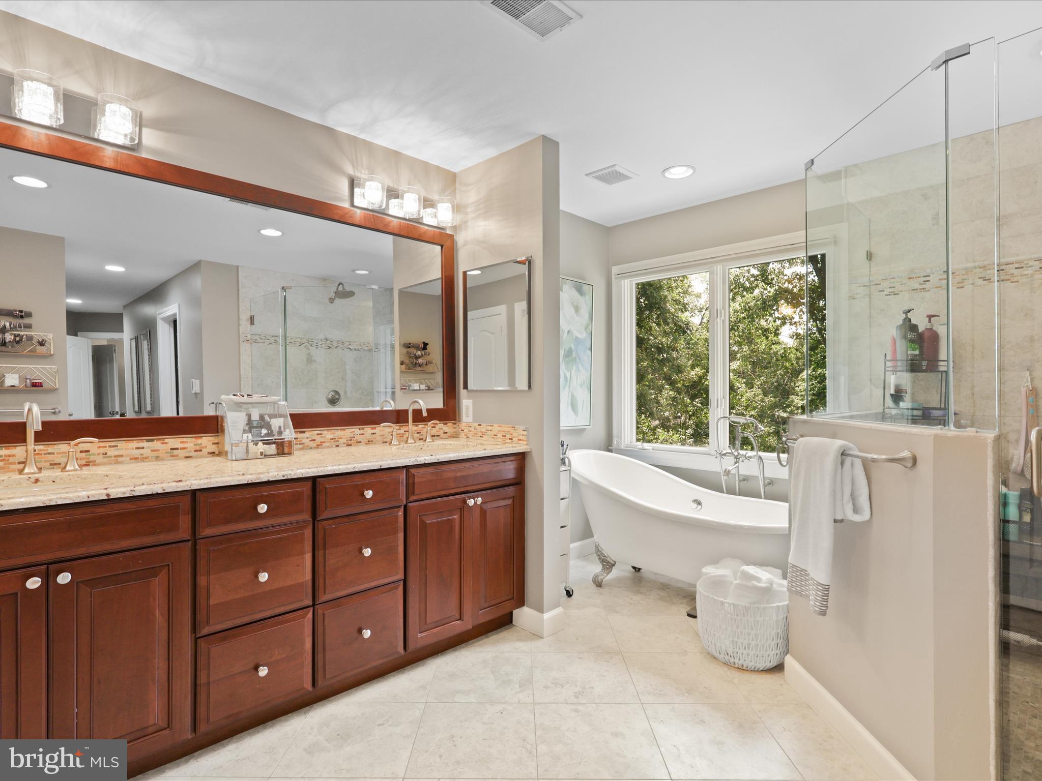 RESTON - Residential