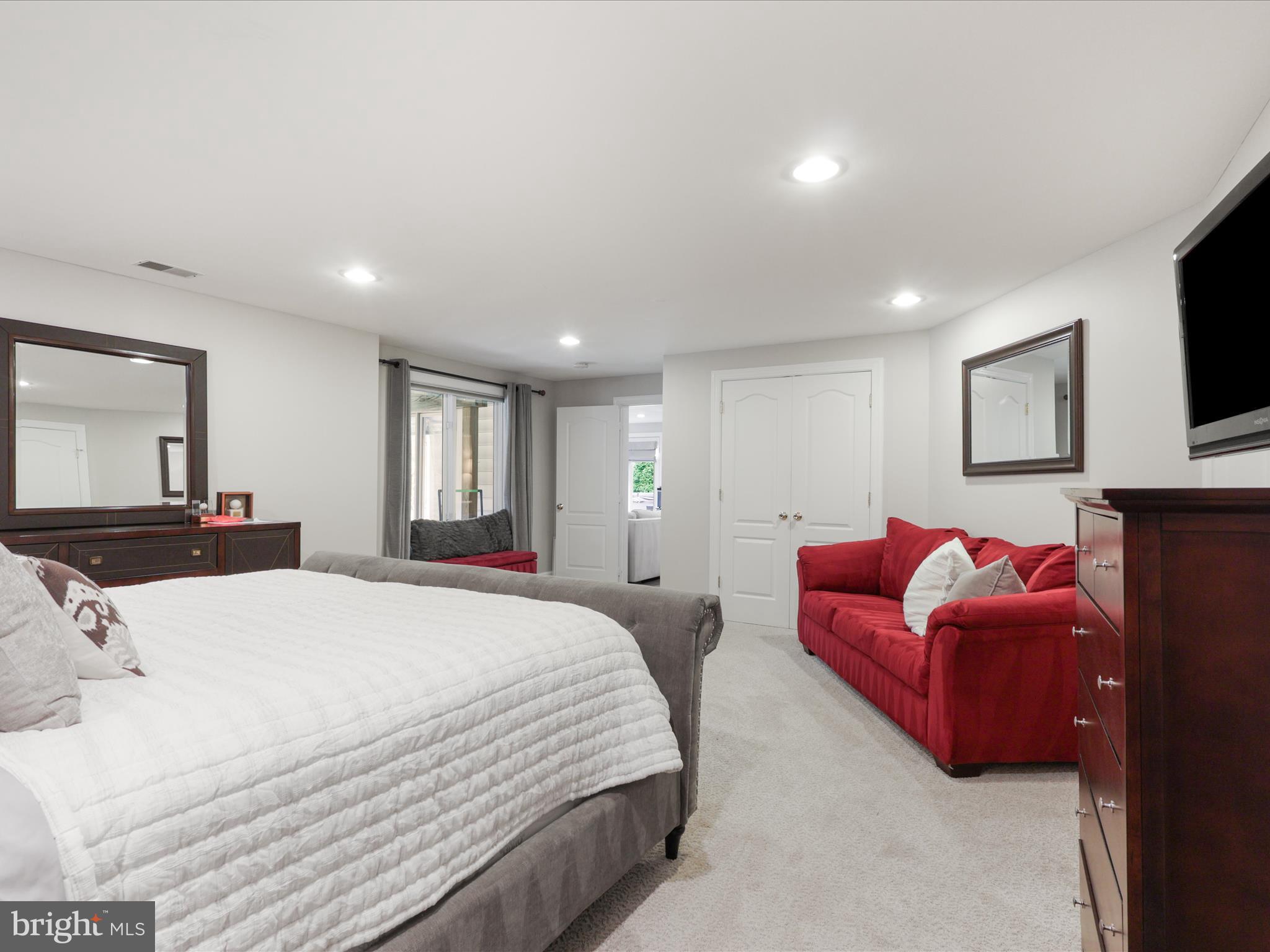 RESTON - Residential