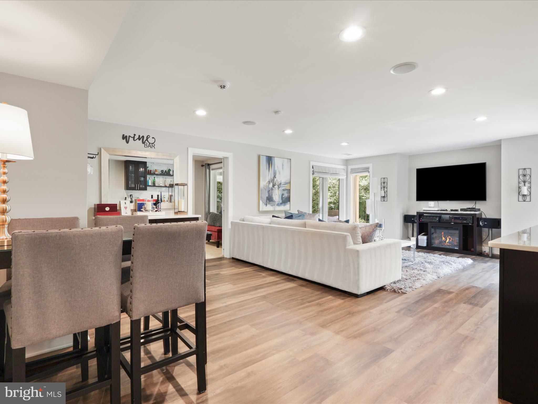 RESTON - Residential