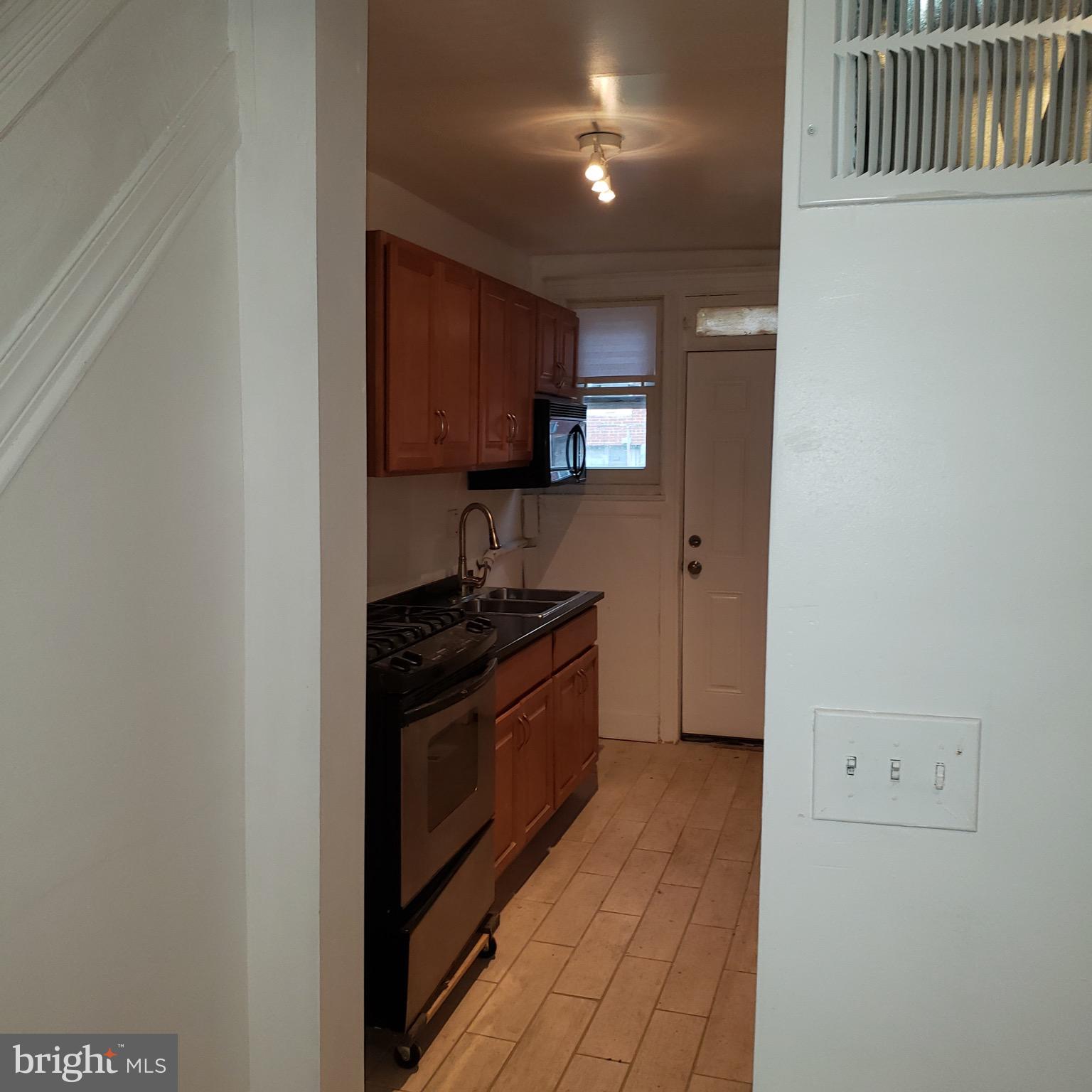 FOUR BY FOUR - Residential