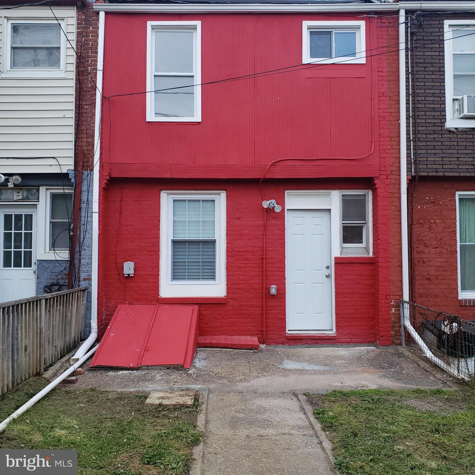 FOUR BY FOUR - Residential