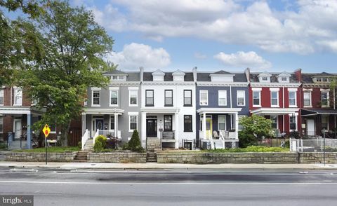 3207 WARDER STREET NW WASHINGTON DC 20010
