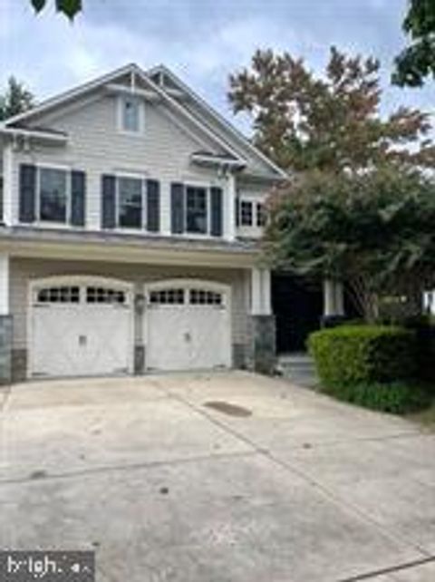Photo of 6817 ALGONQUIN AVE, BETHESDA, MD 20817 (MLS # MDMC2079346) Photo of 6817 ALGONQUIN AVE, BETHESDA, MD 20817 (MLS # MDMC2079346)