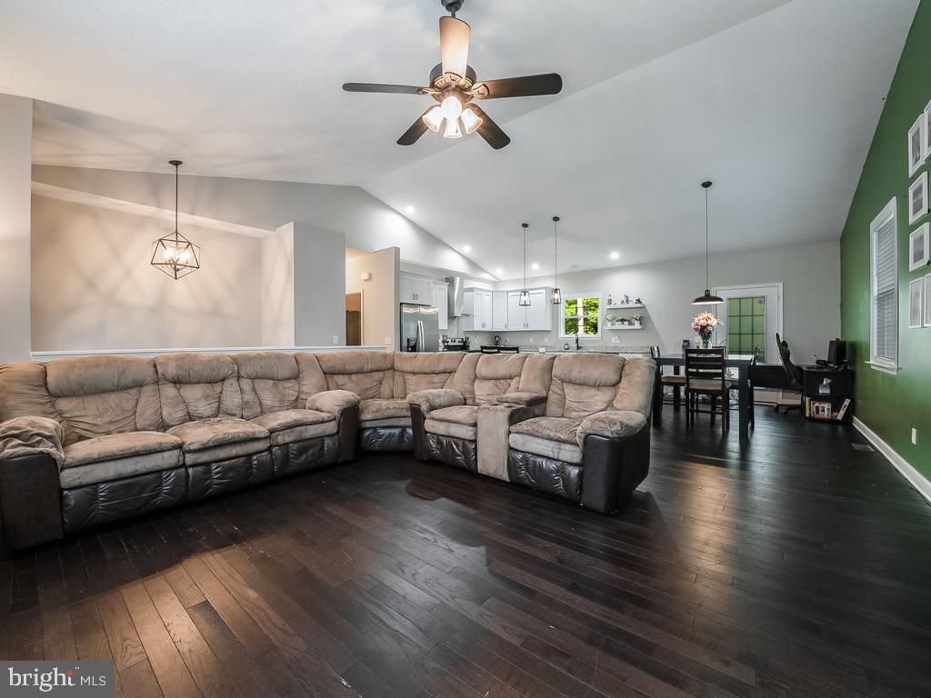 LAKE LAND OR - Residential