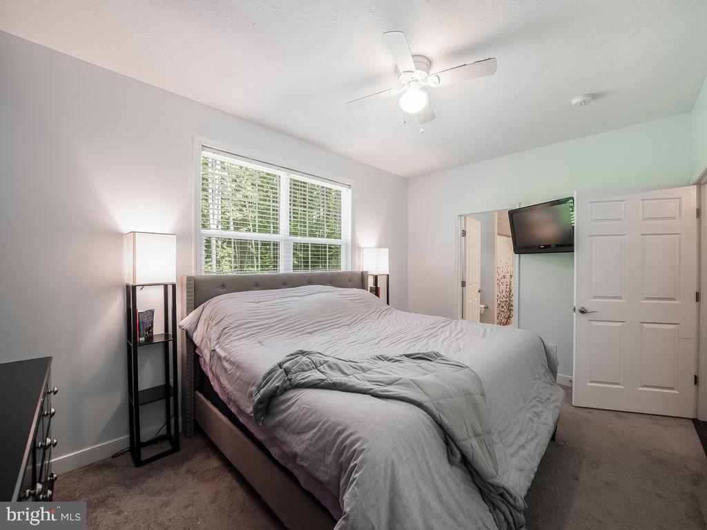 LAKE LAND OR - Residential