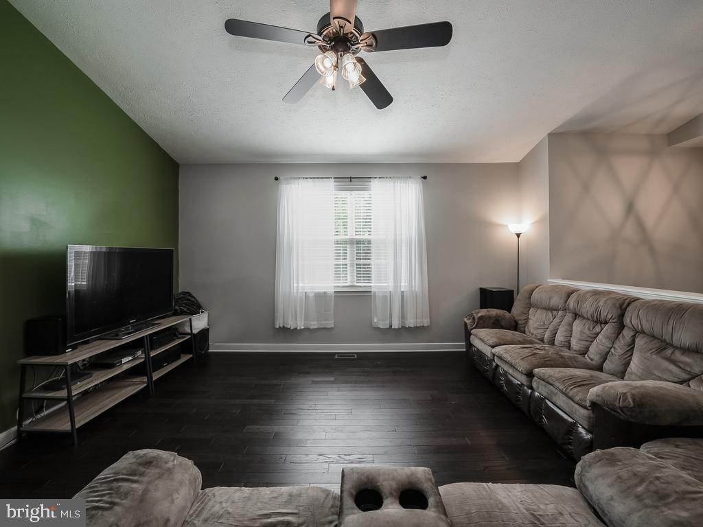 LAKE LAND OR - Residential