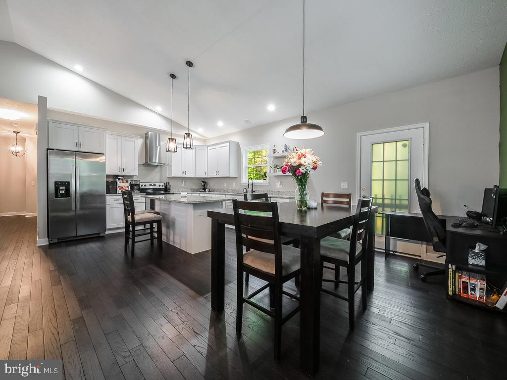 LAKE LAND OR - Residential