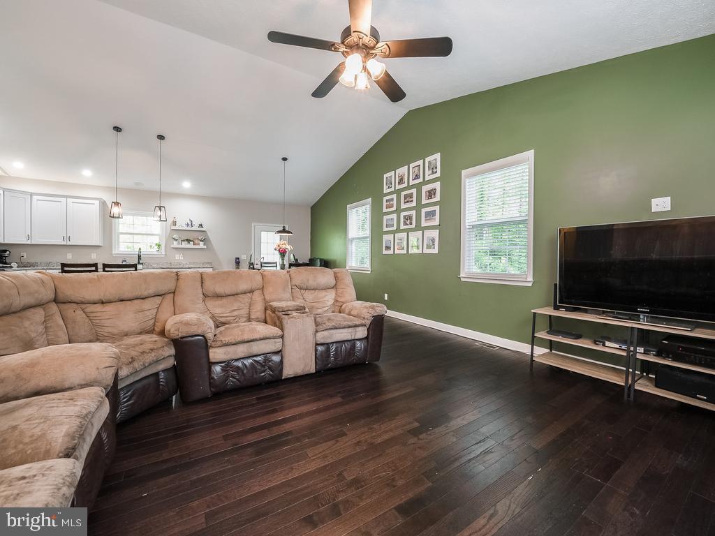 LAKE LAND OR - Residential