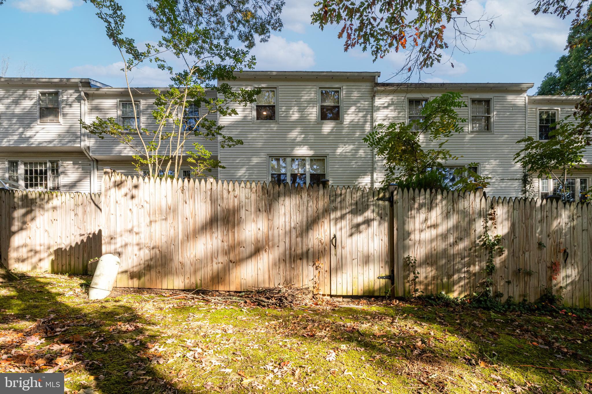 CARDINAL SQUARE - Residential