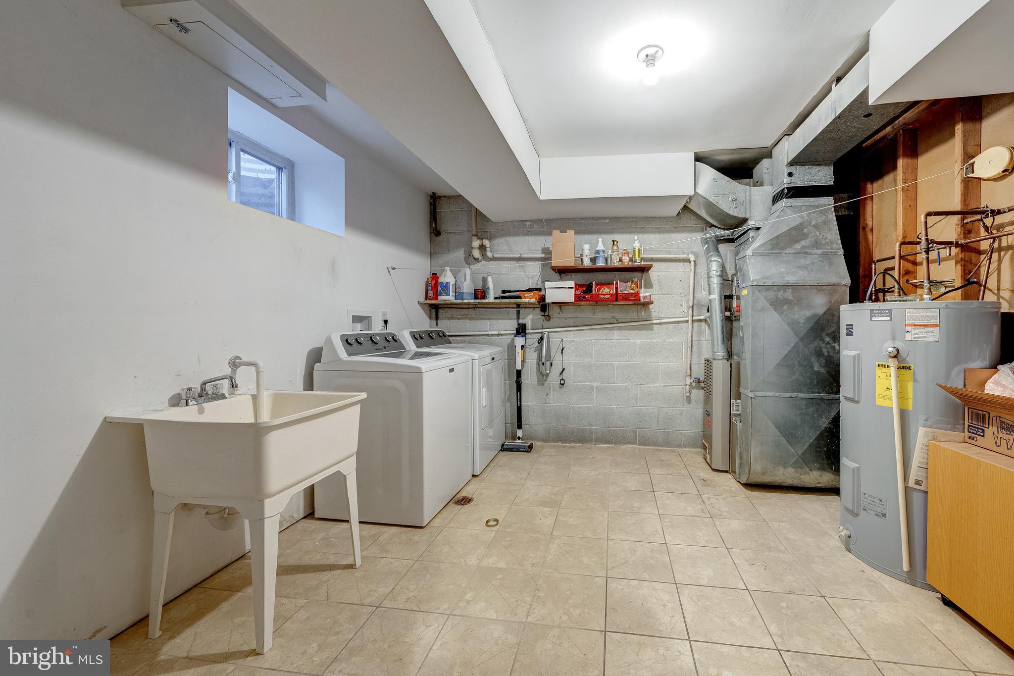 CARDINAL SQUARE - Residential