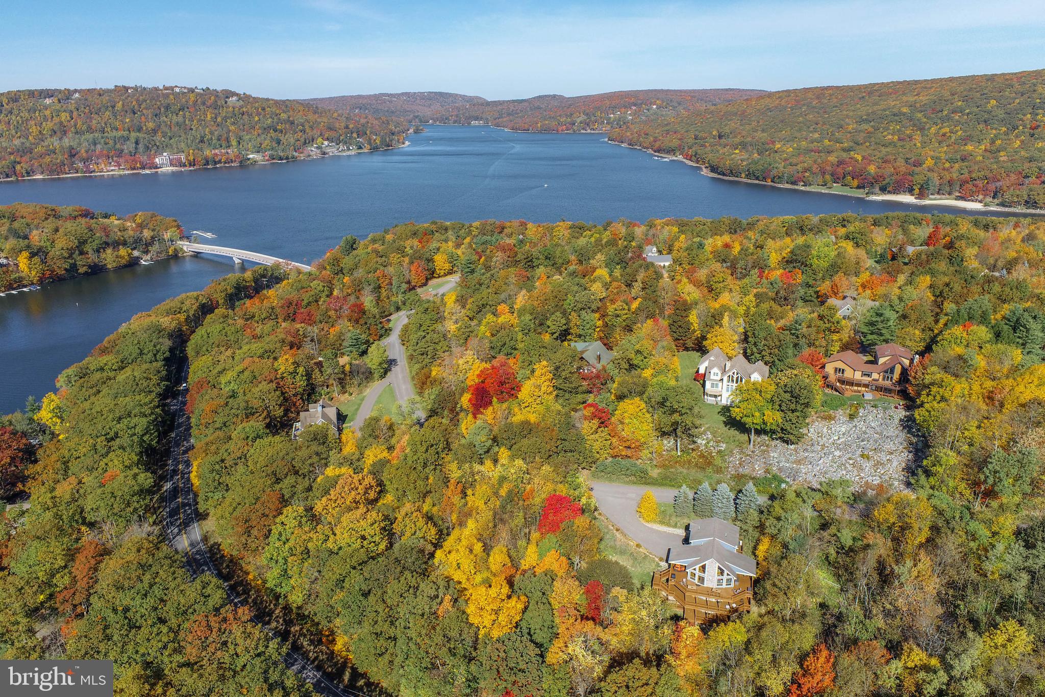 THE PINNACLE - Residential