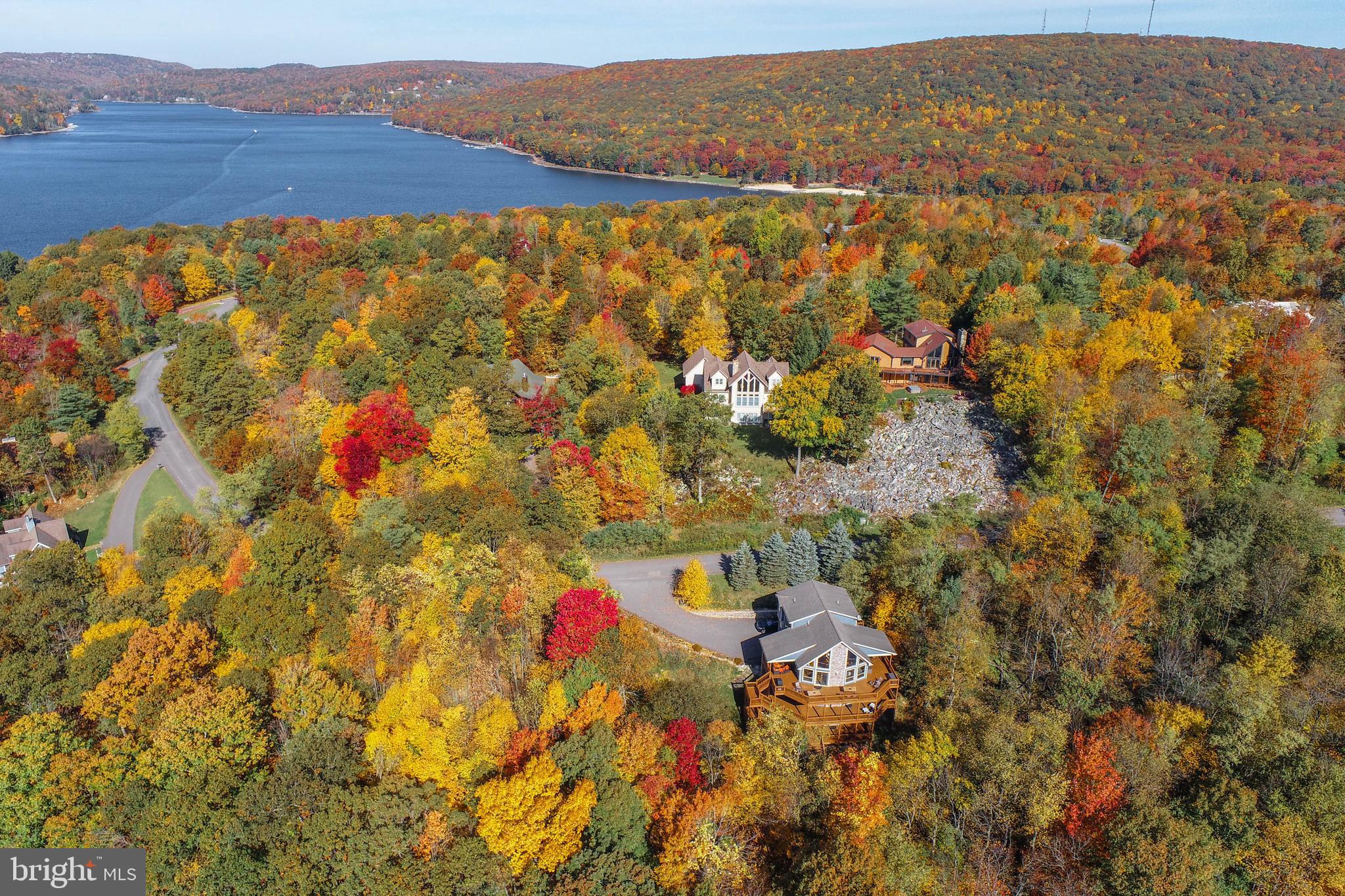 THE PINNACLE - Residential