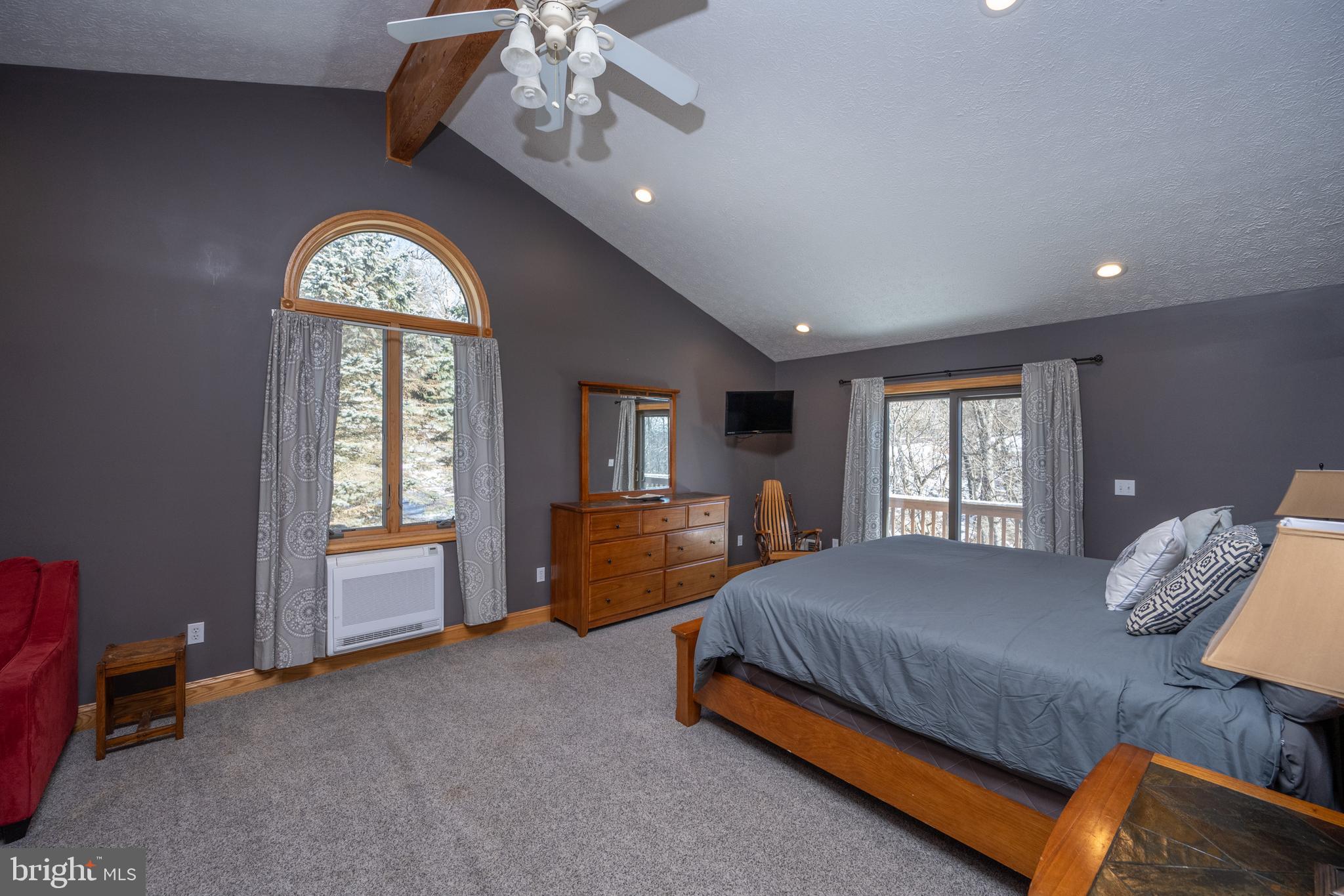 THE PINNACLE - Residential