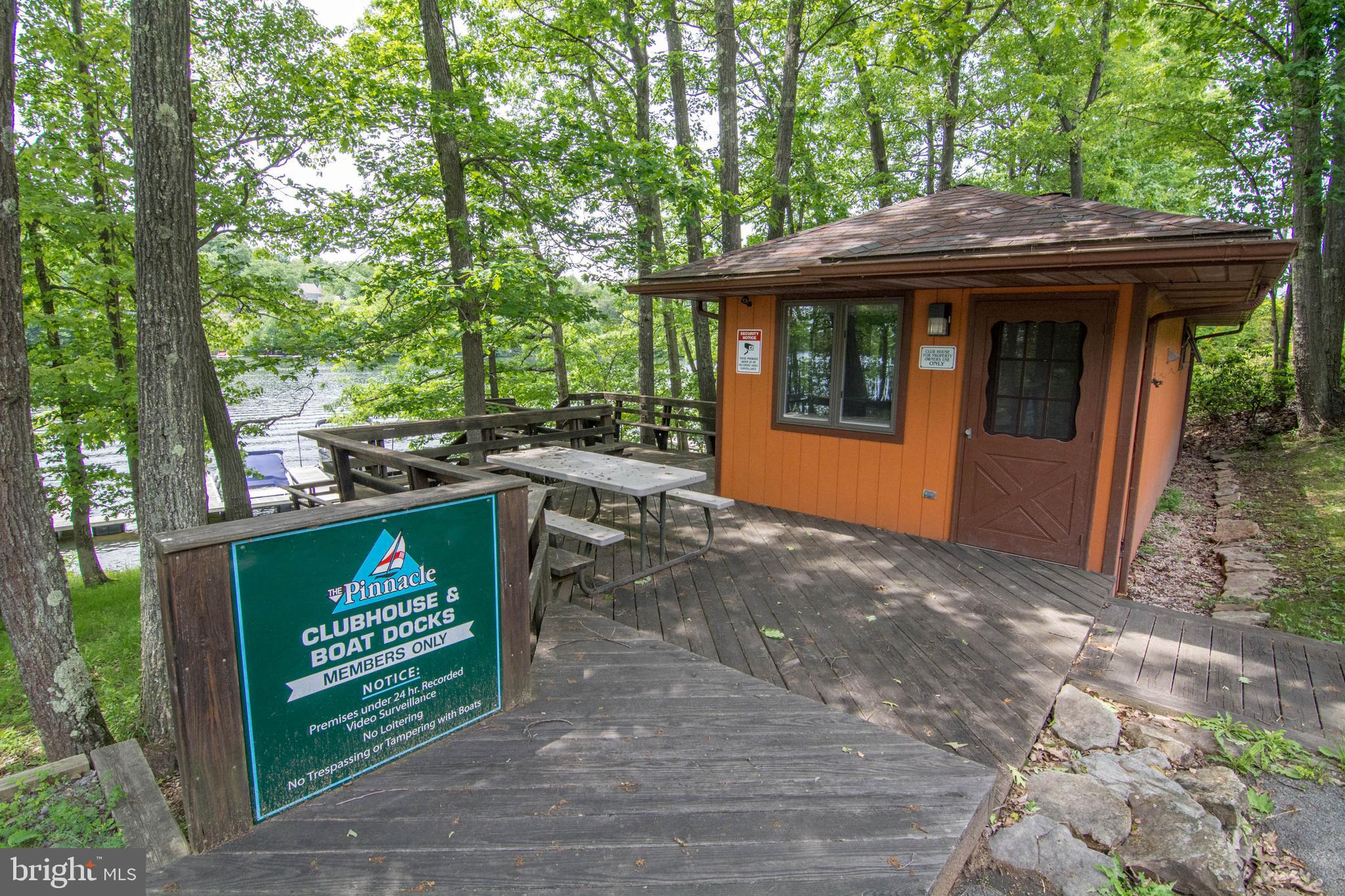 THE PINNACLE - Residential