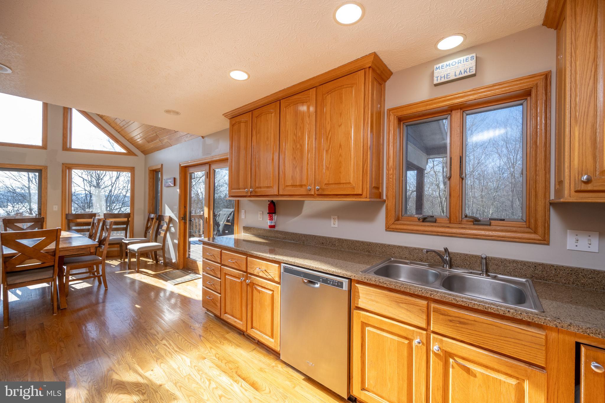 THE PINNACLE - Residential