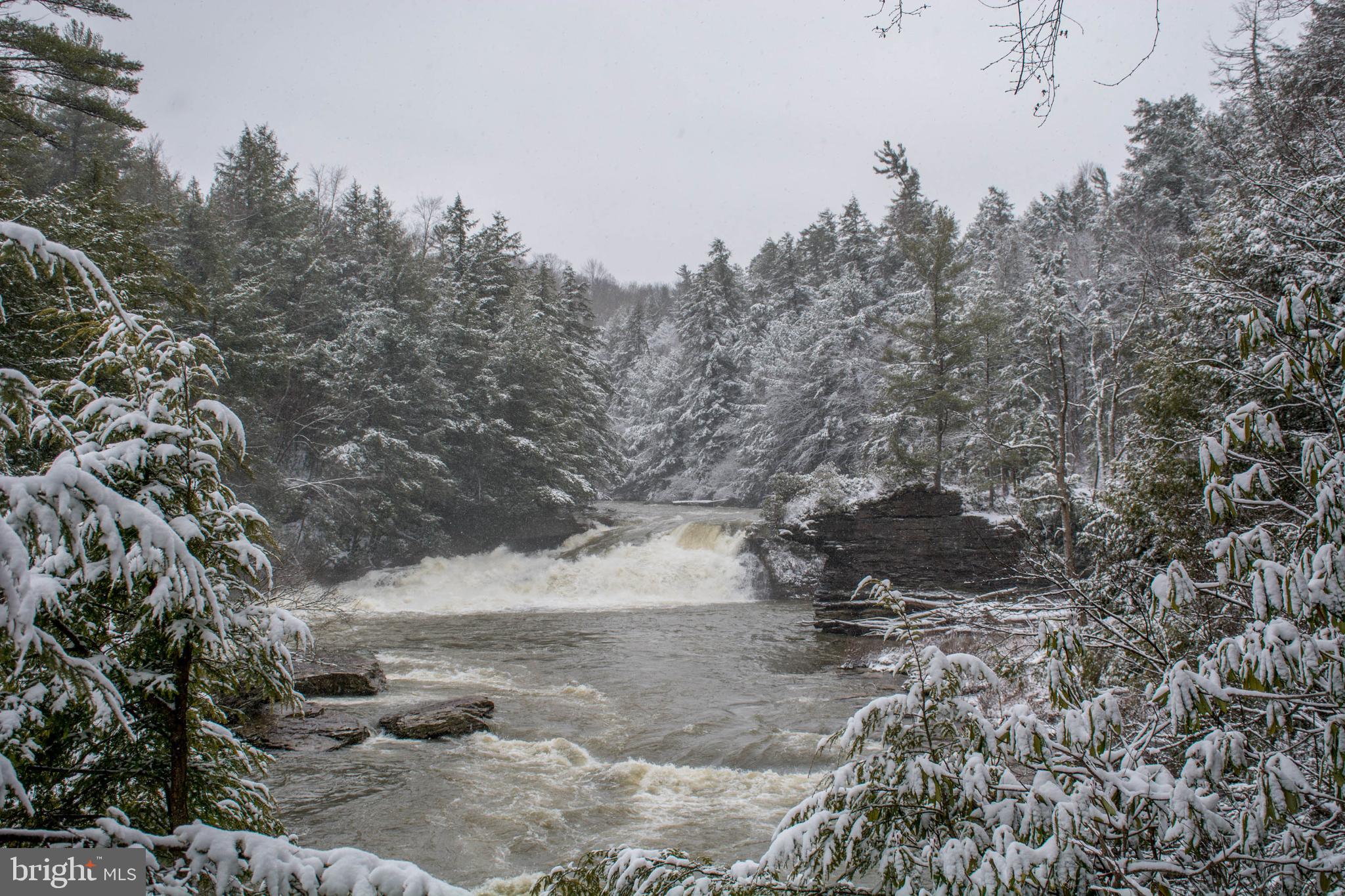 THE PINNACLE - Residential