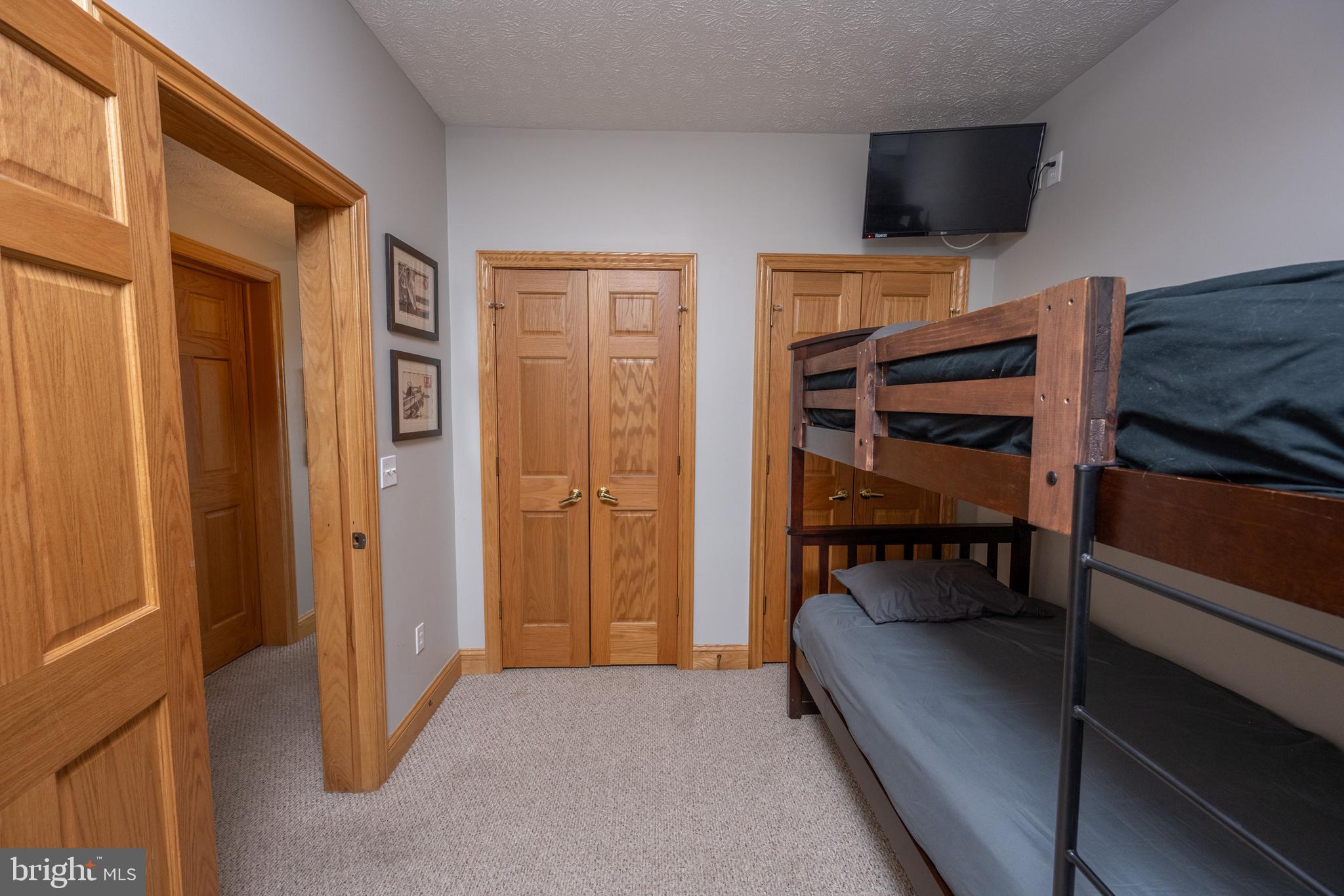 THE PINNACLE - Residential