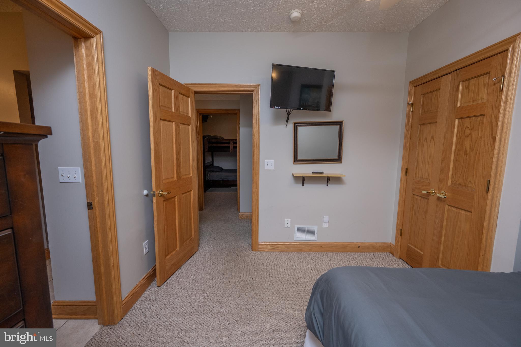 THE PINNACLE - Residential