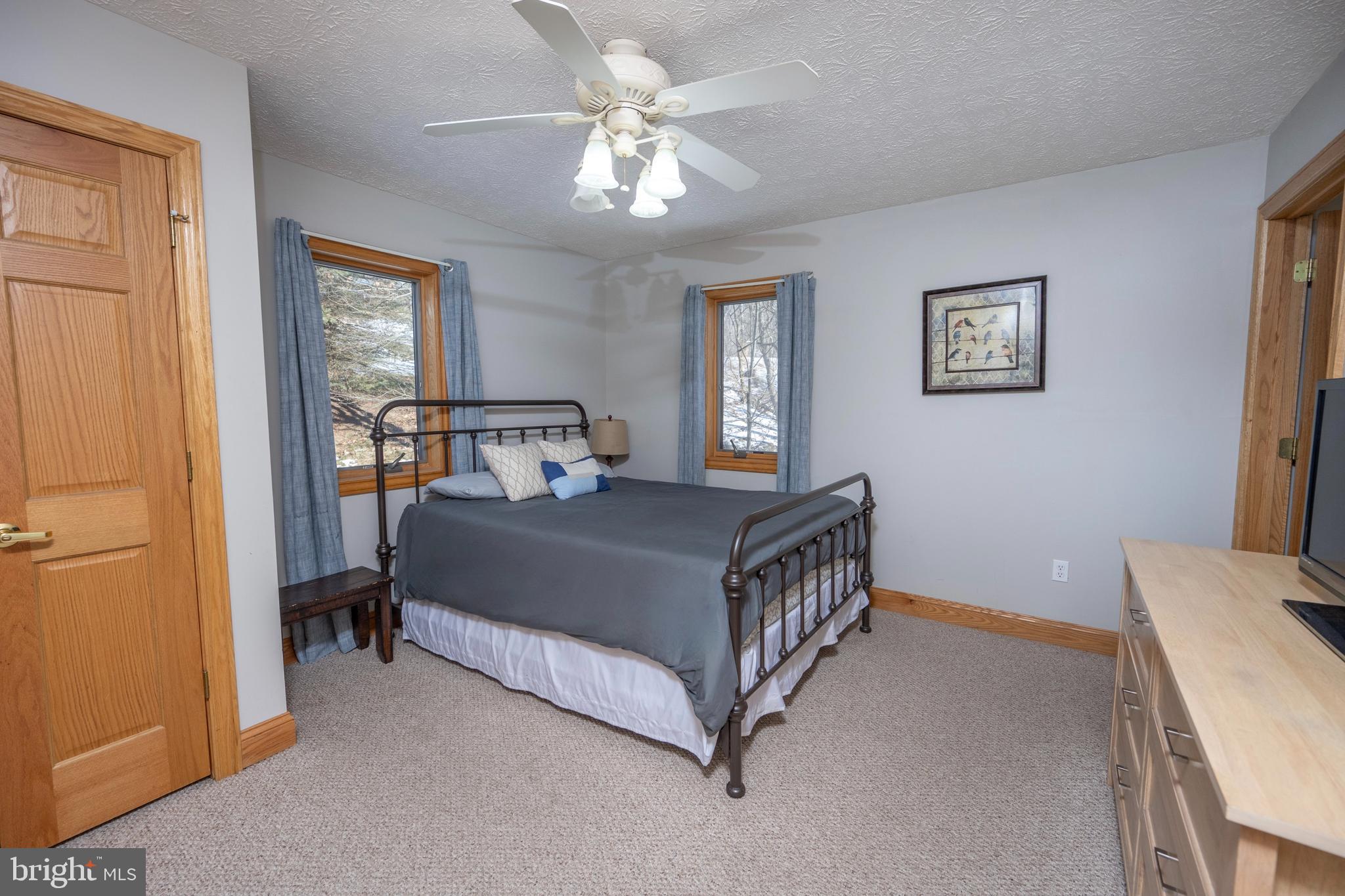 THE PINNACLE - Residential