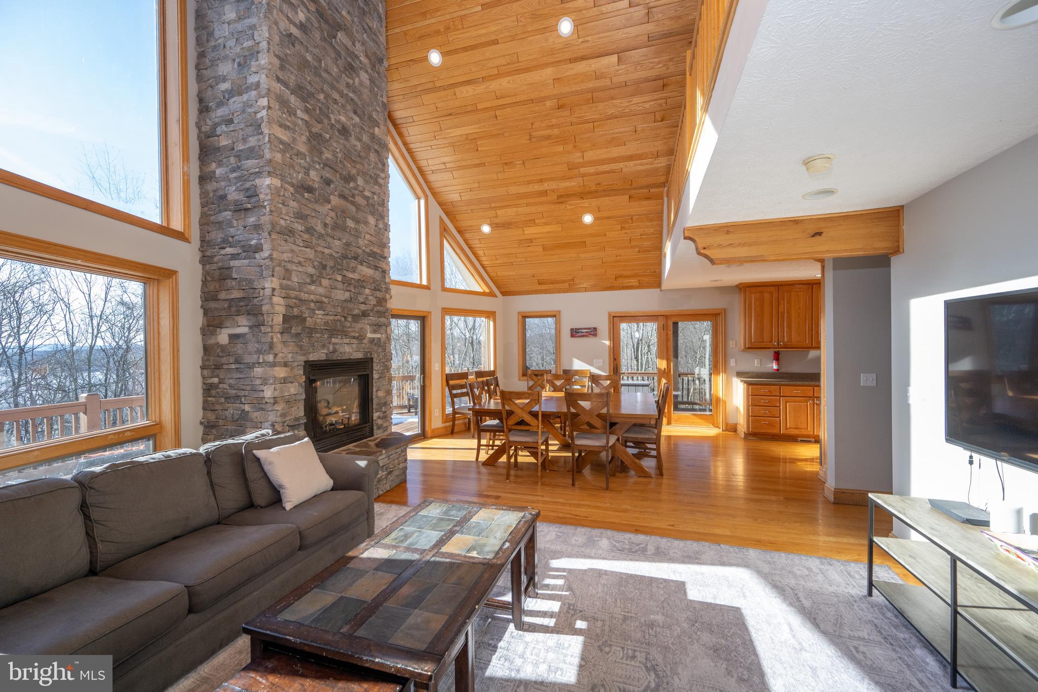 THE PINNACLE - Residential