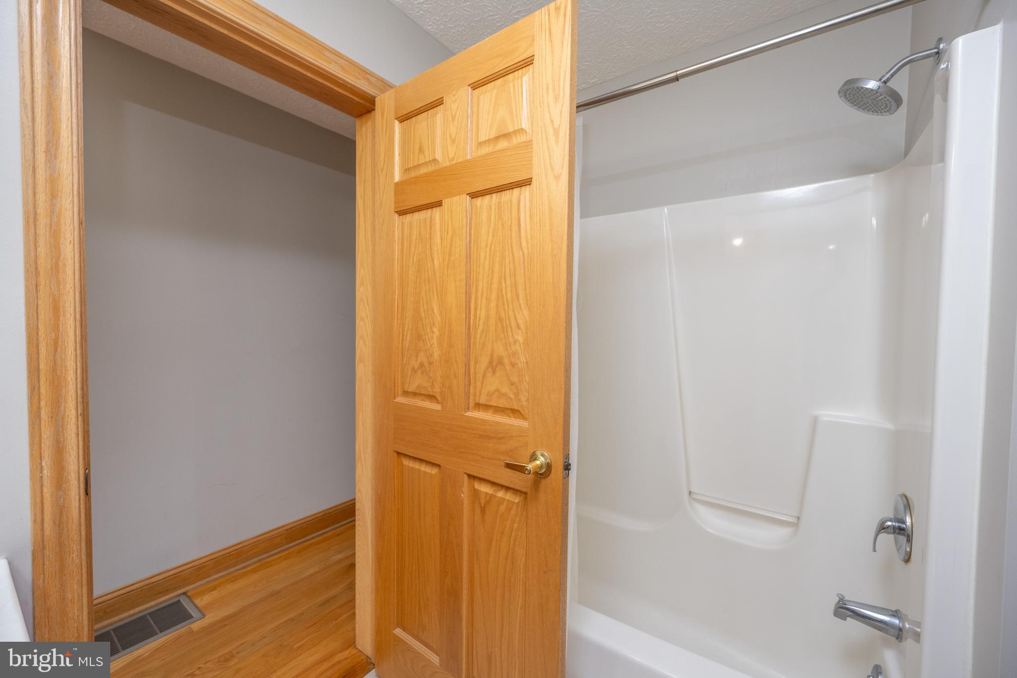 THE PINNACLE - Residential