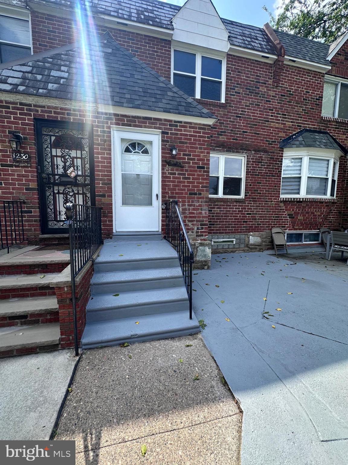 1228 E MOUNT AIRY AVENUE