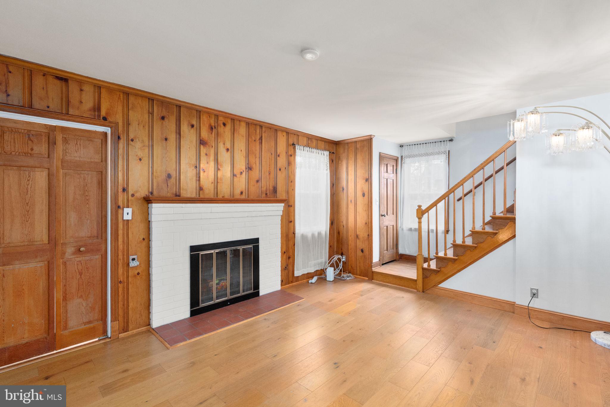 LAURAVILLE HISTORIC DISTRICT - Residential