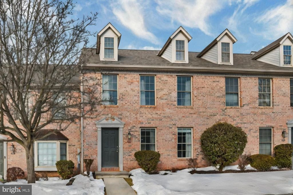 Photo of 305 Saddle Ridge Court, HARRISBURG, PA 17110 (MLS # PADA2056508)