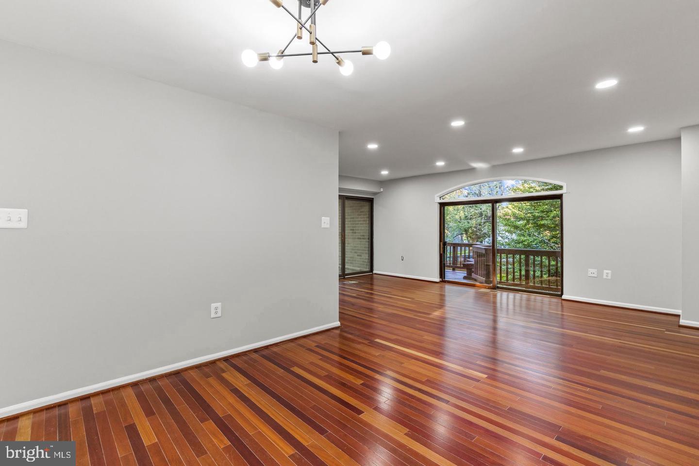 AMERICANA FAIRFAX - Residential Lease