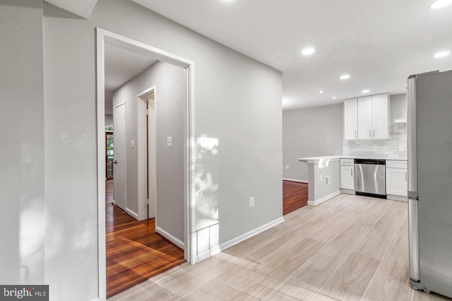 AMERICANA FAIRFAX - Residential Lease