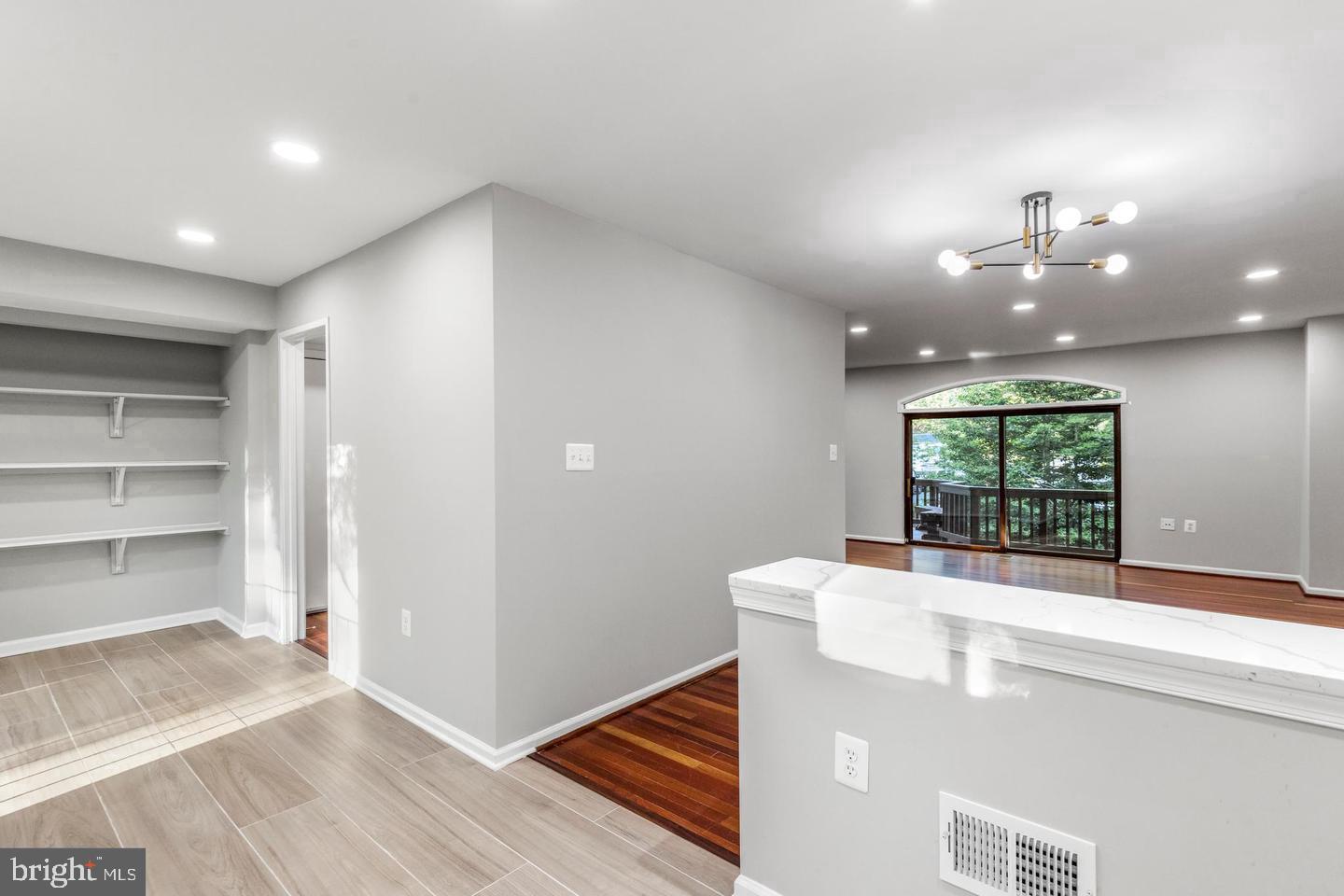 AMERICANA FAIRFAX - Residential Lease