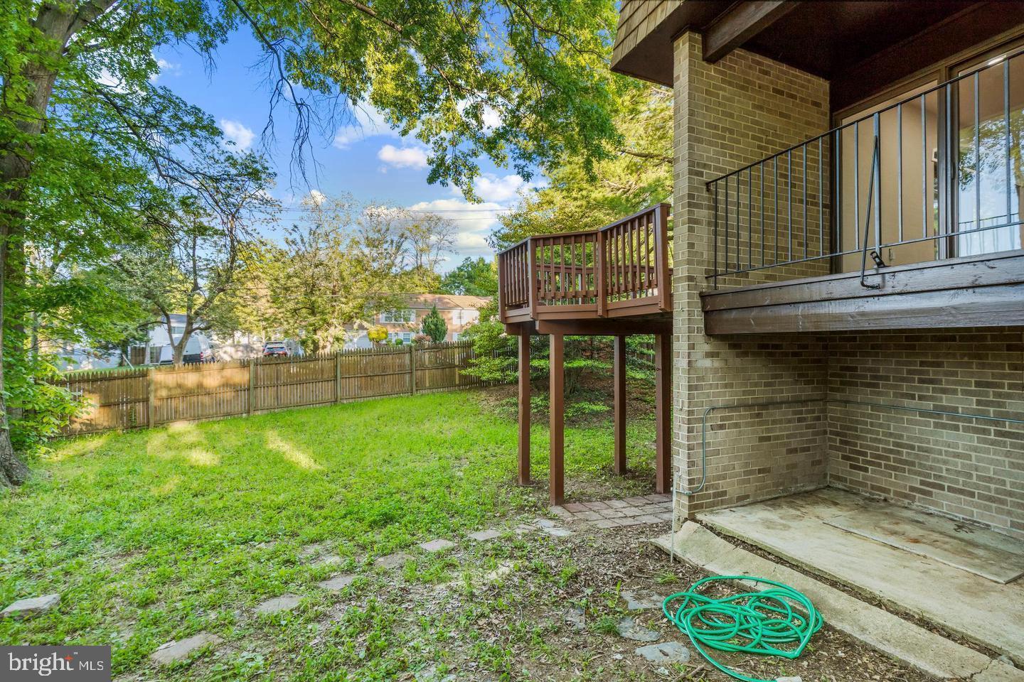 AMERICANA FAIRFAX - Residential Lease