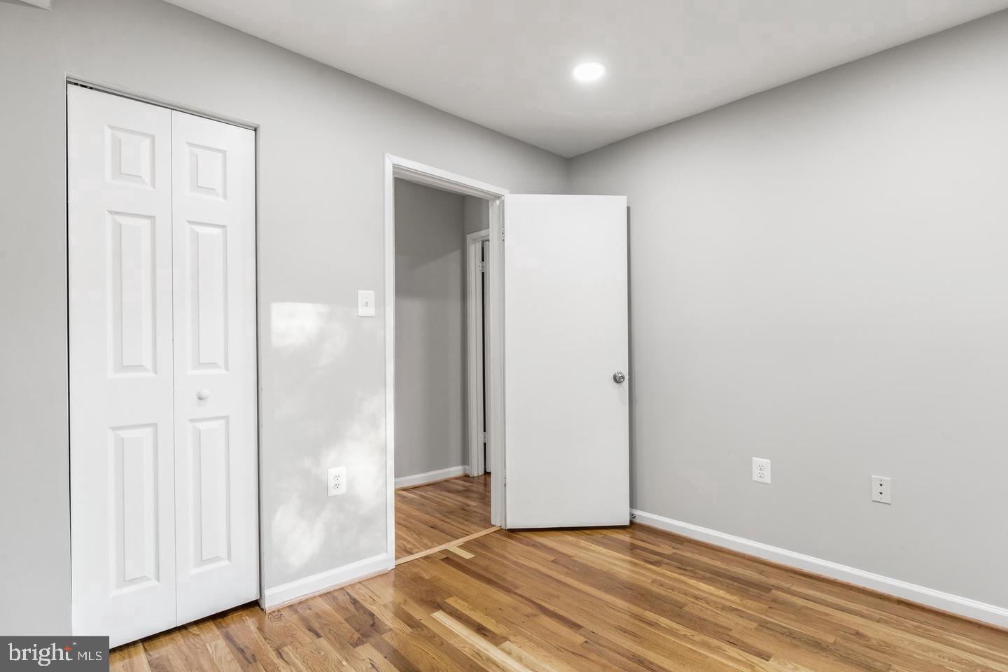 AMERICANA FAIRFAX - Residential Lease