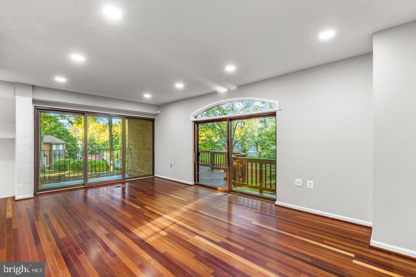 AMERICANA FAIRFAX - Residential Lease