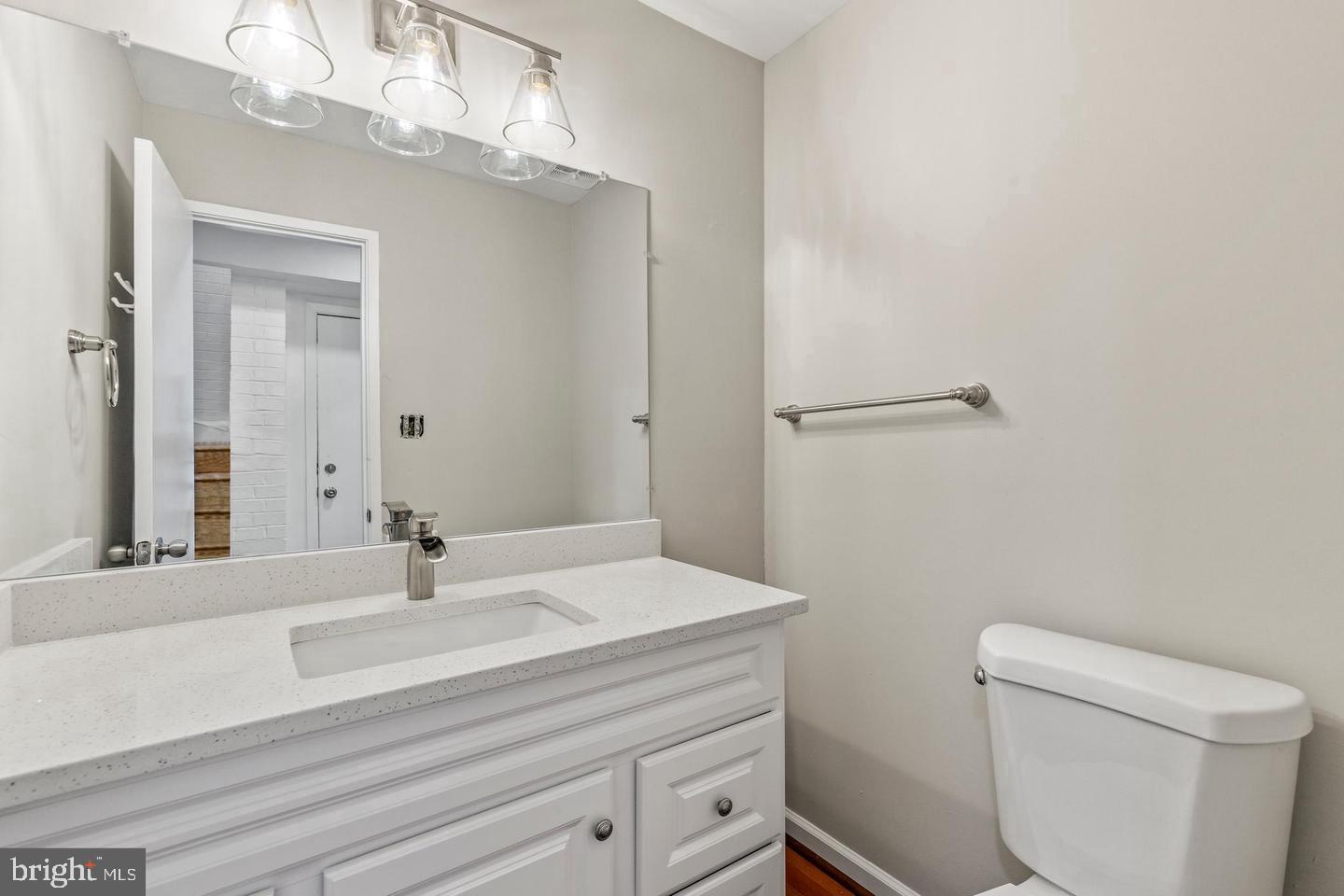 AMERICANA FAIRFAX - Residential Lease