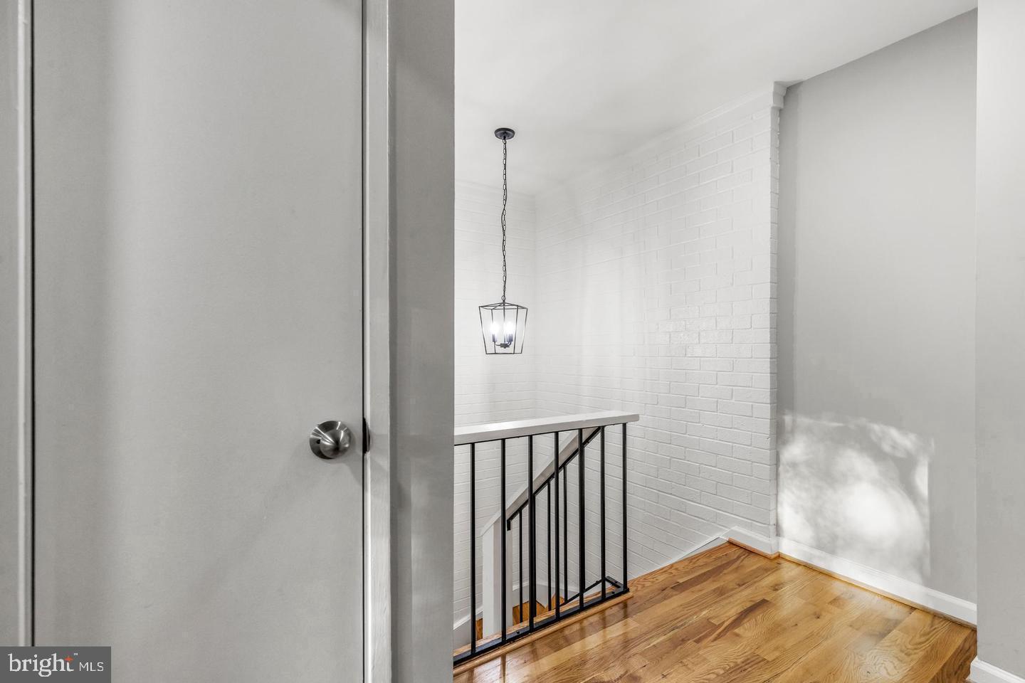 AMERICANA FAIRFAX - Residential Lease