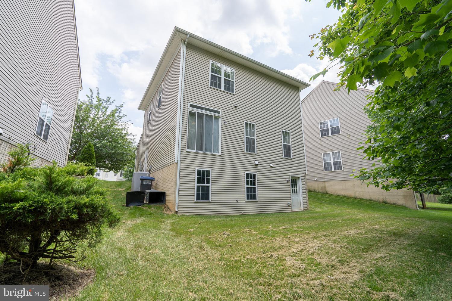 BLOOMS CROSSING - Residential