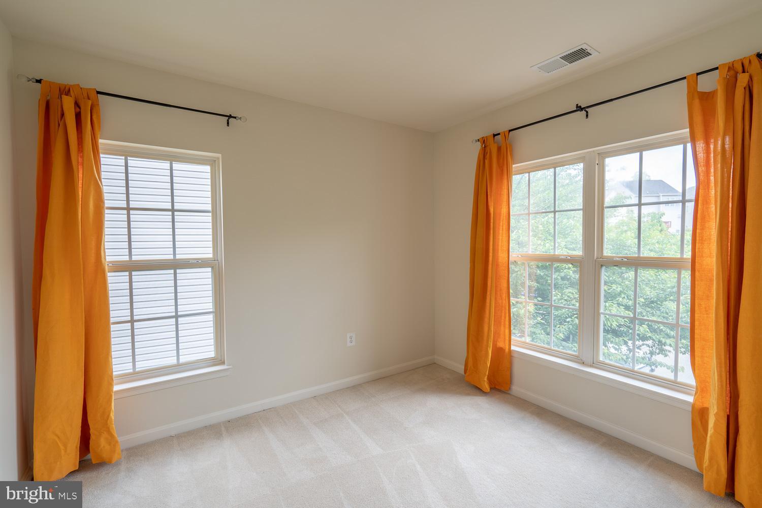 BLOOMS CROSSING - Residential