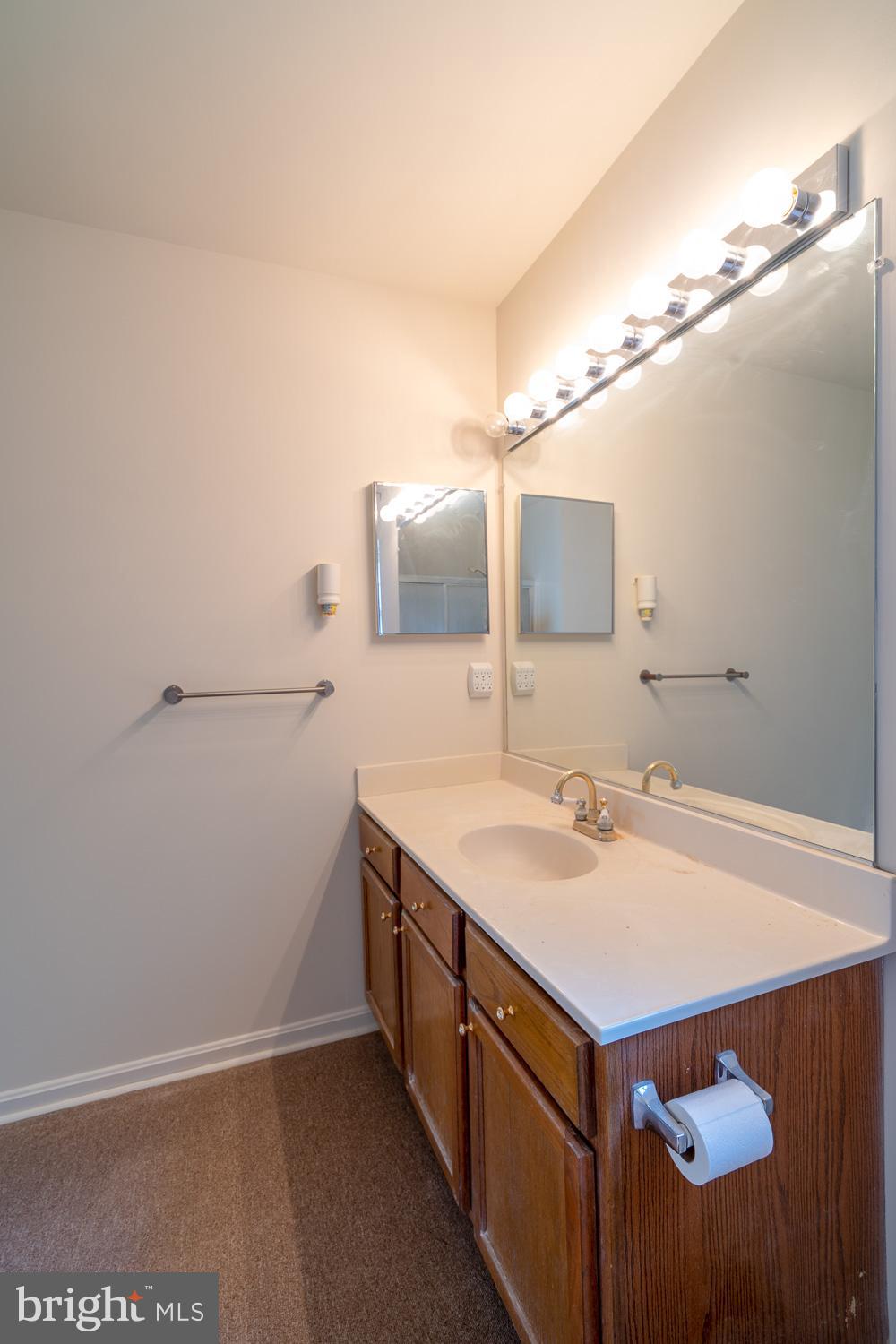 BLOOMS CROSSING - Residential