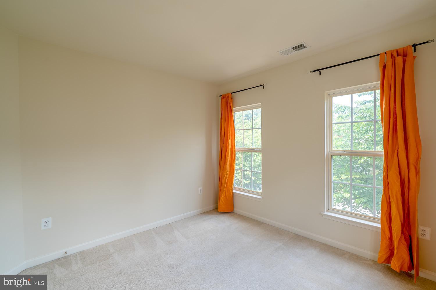 BLOOMS CROSSING - Residential