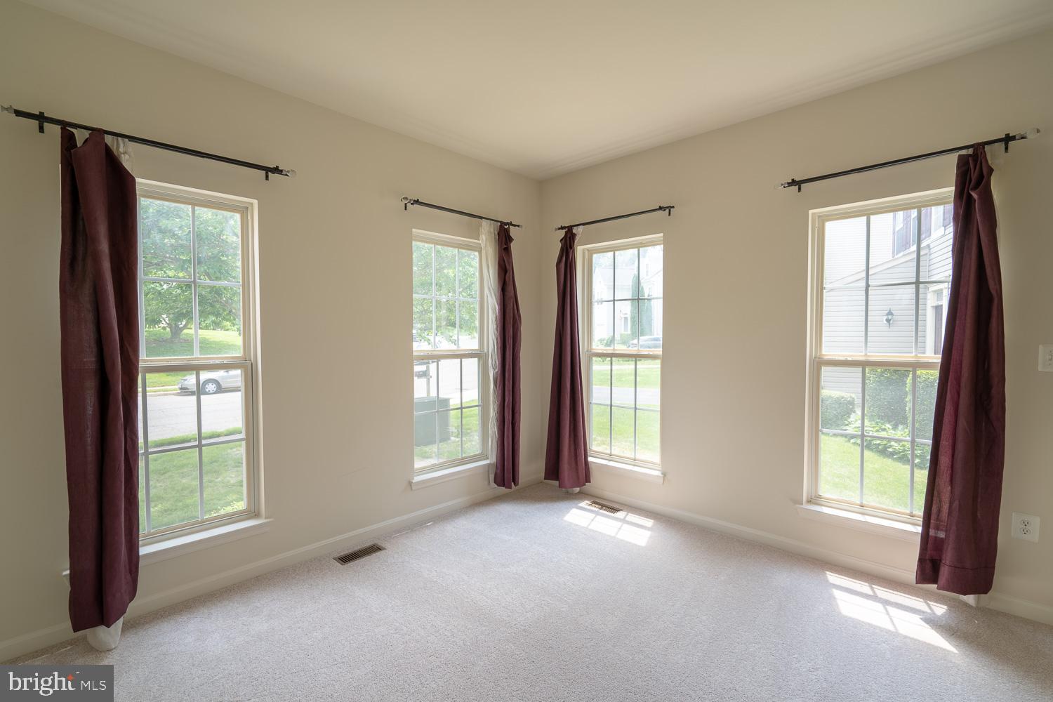 BLOOMS CROSSING - Residential