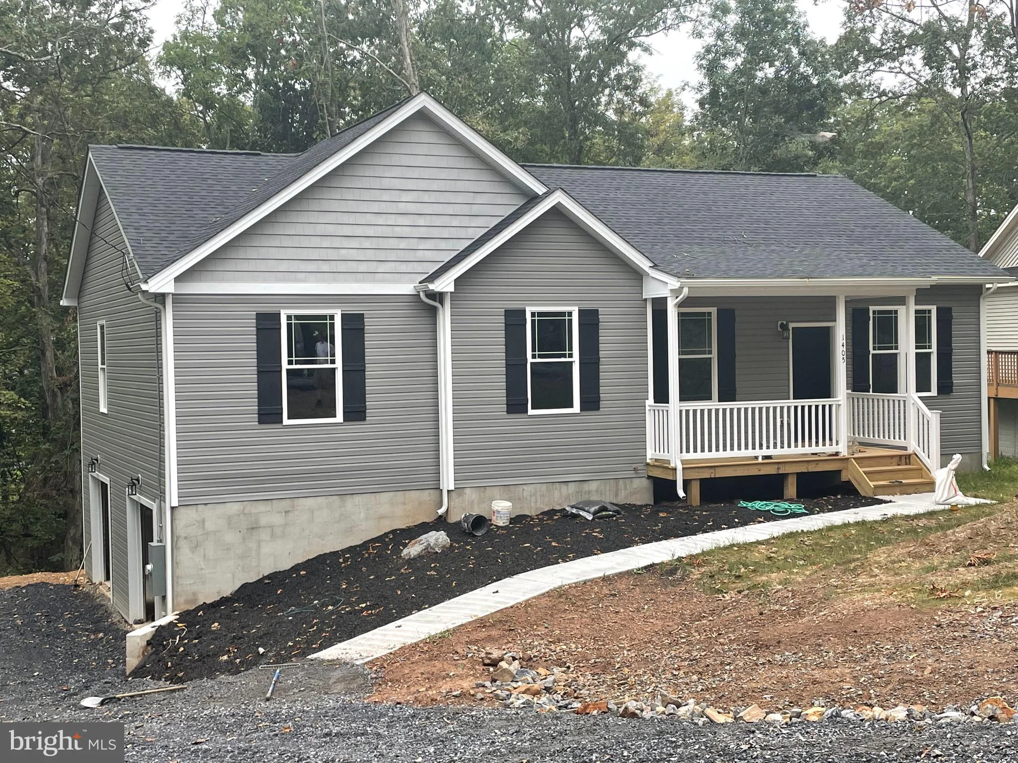 1405 Lakeview Drive, Cross Junction, VA 22625