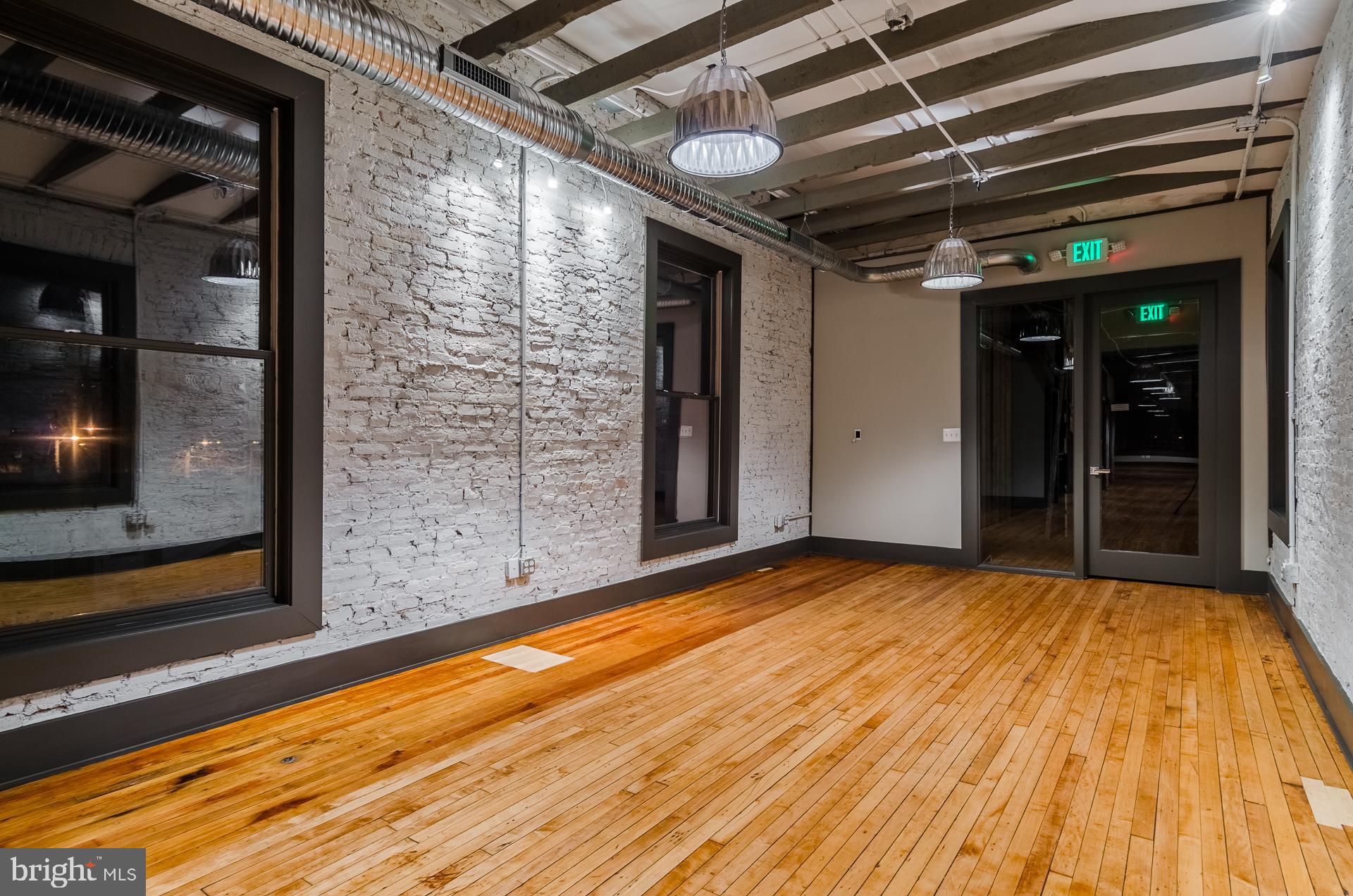 CANTON - Commercial Lease