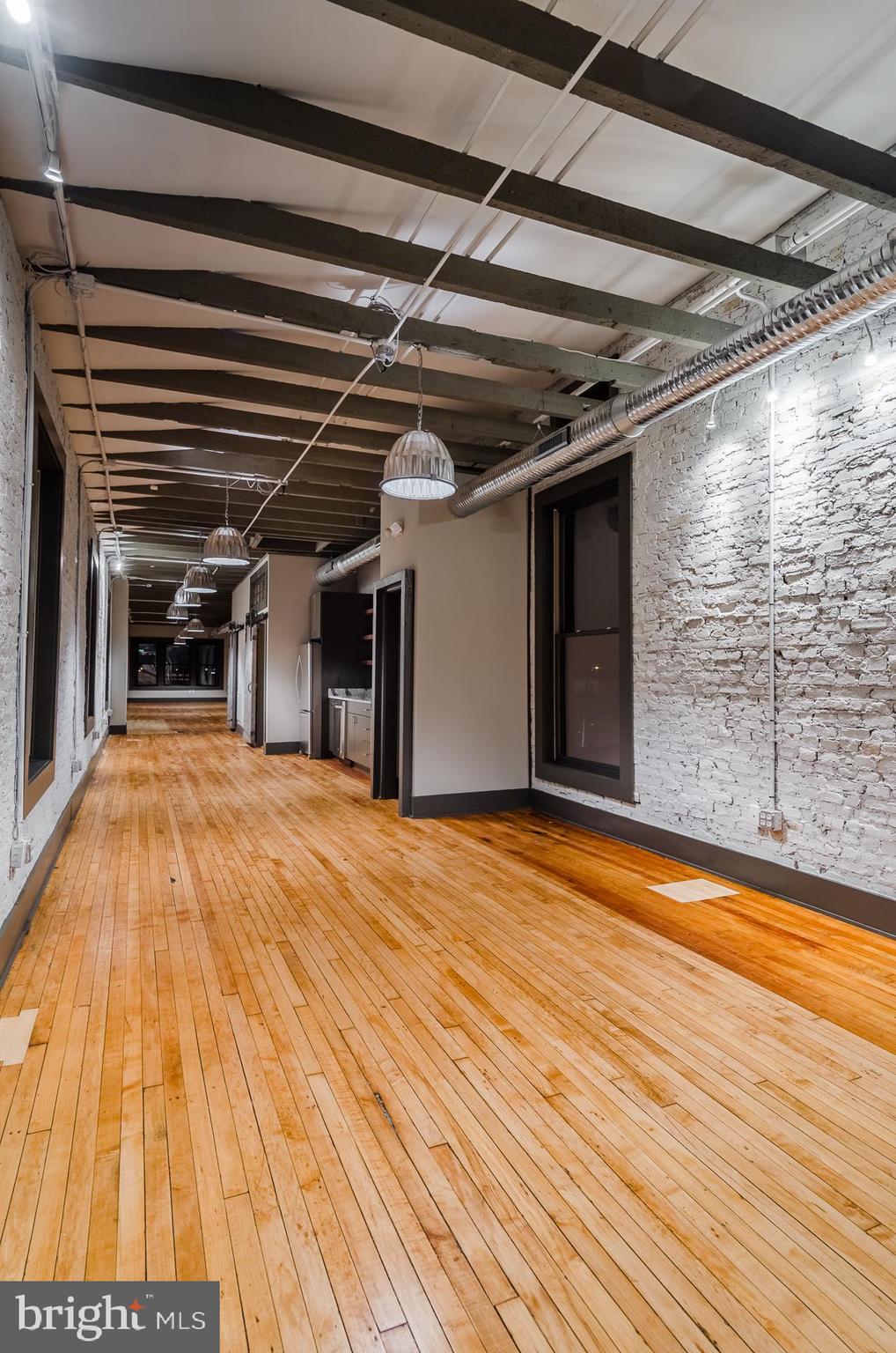 CANTON - Commercial Lease