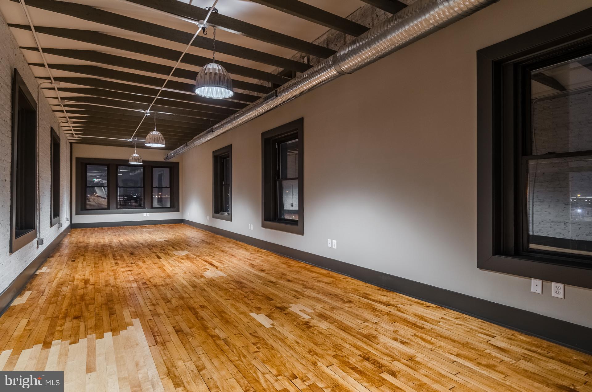 CANTON - Commercial Lease