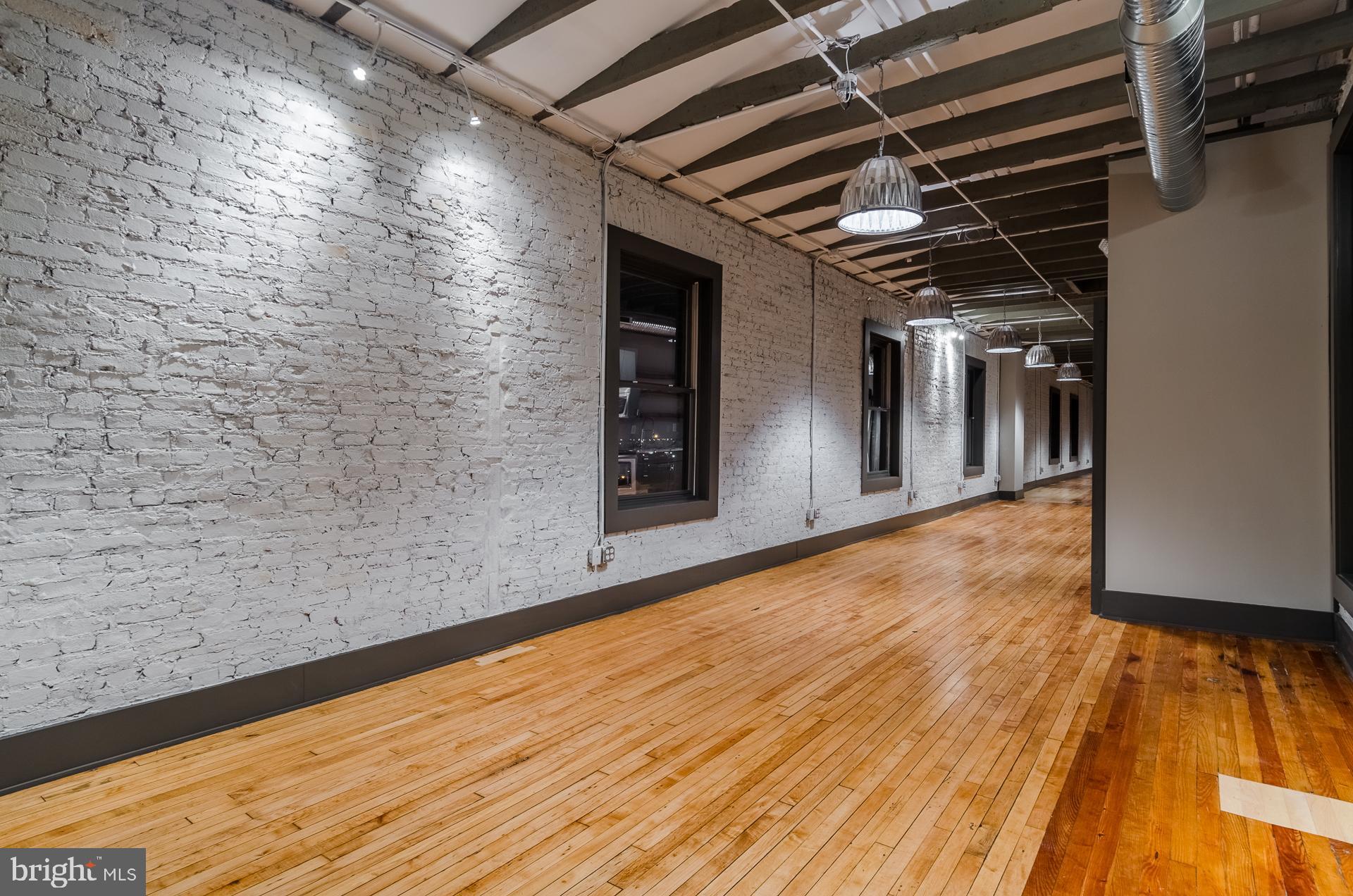 CANTON - Commercial Lease