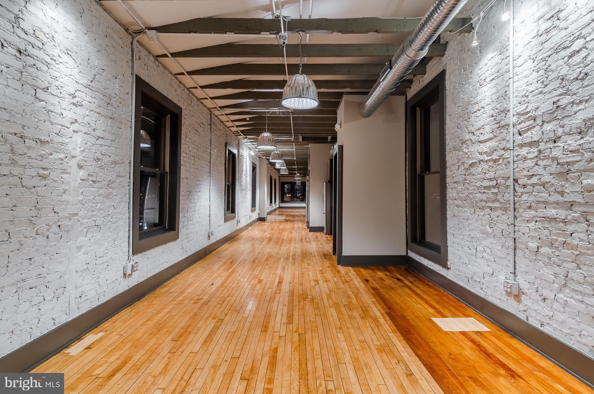 CANTON - Commercial Lease