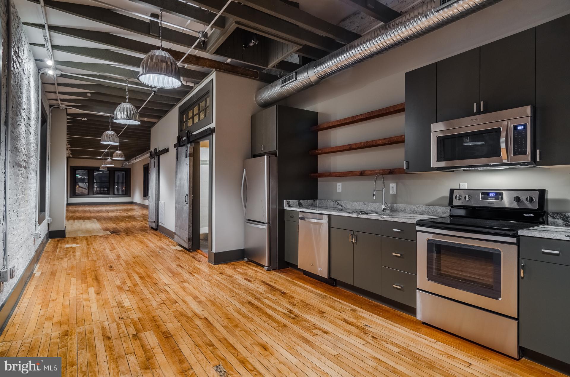 CANTON - Commercial Lease